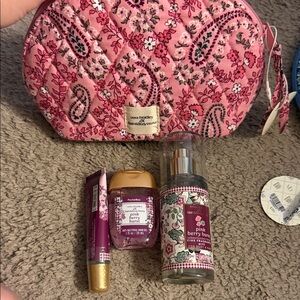Bath & Body Works Pink Berry Burst Cosmetic Bag Set - Pink